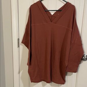Relaxed V-Neck Long Sleeve Top in Rust